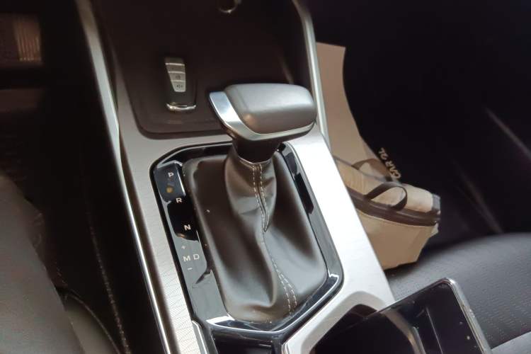 Used Geely Auto Emgrand 2022 4th Generation 1.5L CVT Luxury Model Gear Lever