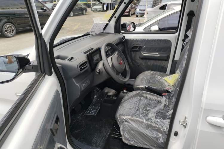 Used Wuling Zhiguang New Energy 2025 Standard Model