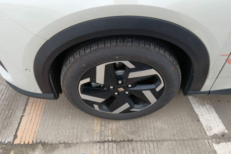 Used Baojun Yunhai 2024 140km Plug-in Hybrid Version
