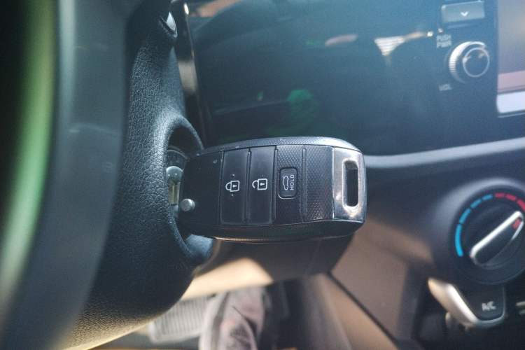 Used Kia K2 2019 Sedan 1.4L Automatic Transmission 15th Anniversary Special Edition GLS China V Standard Vehicle Key