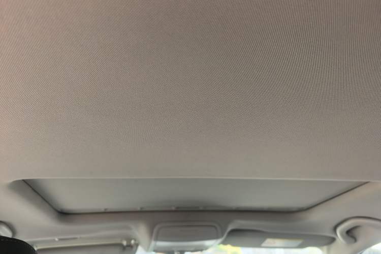 Used Volkswagen Sagitar 2015 230TSI Manual Luxury Edition
