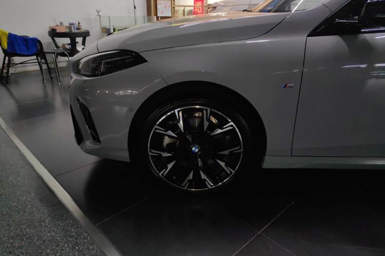 Used BMW 2 Series 2025 225L M Sport Night Edition Package Left Front Wheel Hub