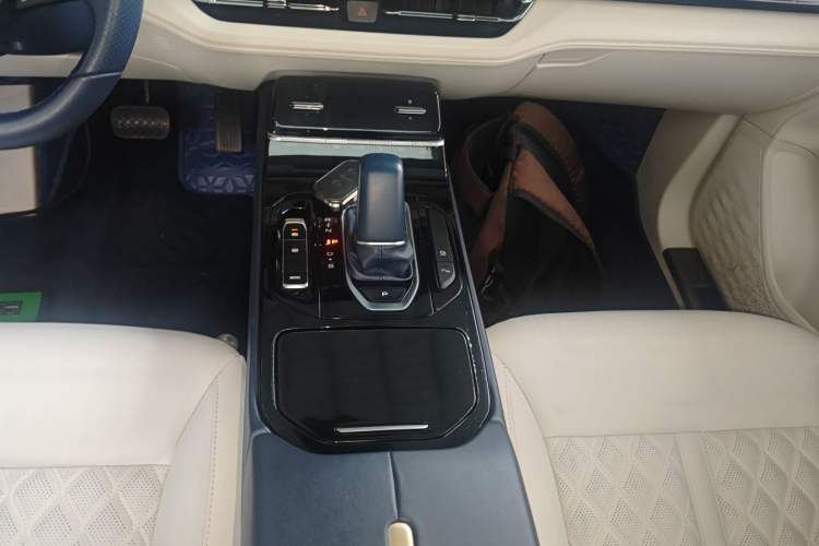 Used Wuling Victory 2023 2.0L DHT Luxury Edition
