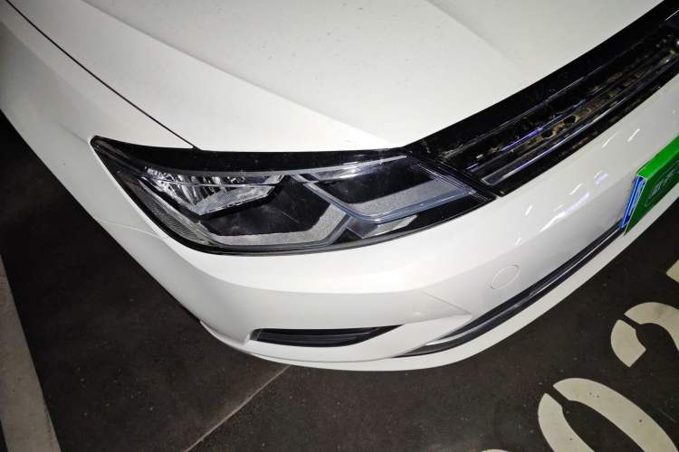 Used Volkswagen Lamando 2017 280TSI DSG Comfort Edition Right Front Headlight