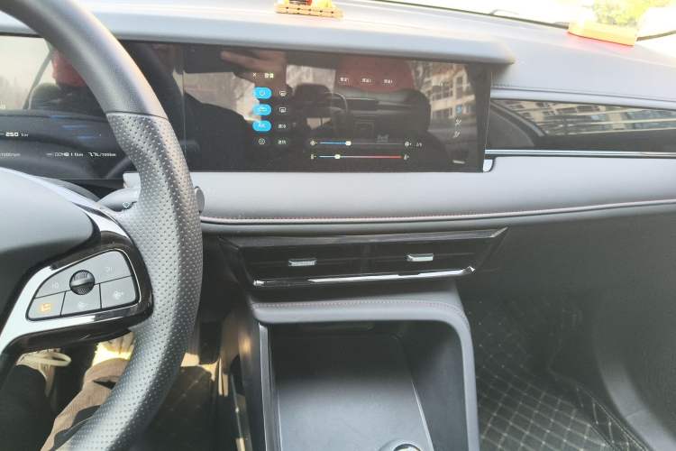 Used Roewe i5 2023 1.5L Manual Comfort Edition