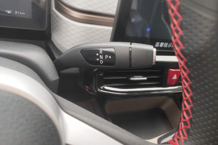 Used JAC Yiwei E10X 2024 Charming Edition 301km Lite
