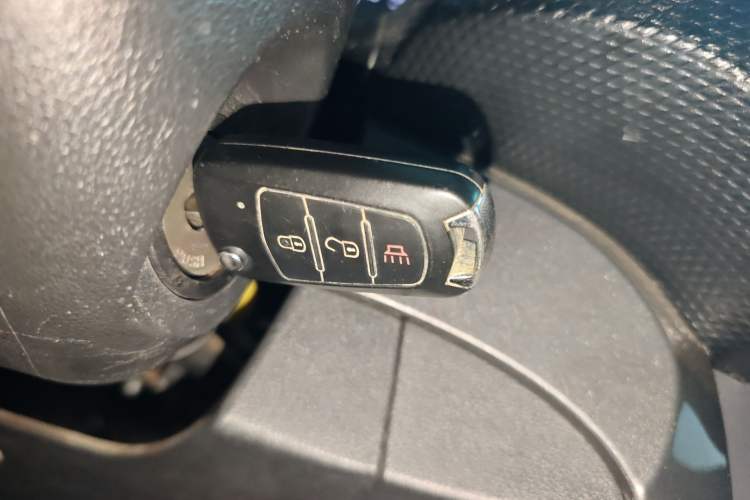 Used Great Wall Wingle 5 2021 2.0T Diesel Two-Wheel Drive Elite Version with Long Cargo Bed China VI Emission Standard GW4D20M Vehicle Key