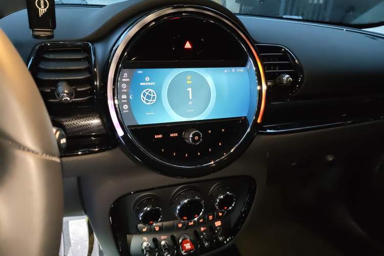 Used MINI Clubman 2023 1.5T COOPER Connoisseur
