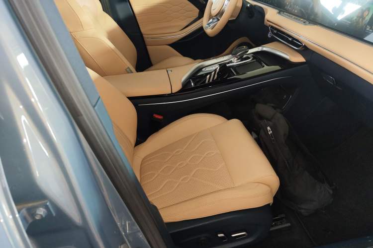 Used VOYAH FREE 2021 Four-Wheel Drive Standard Range-Extended Exclusive Luxury Package