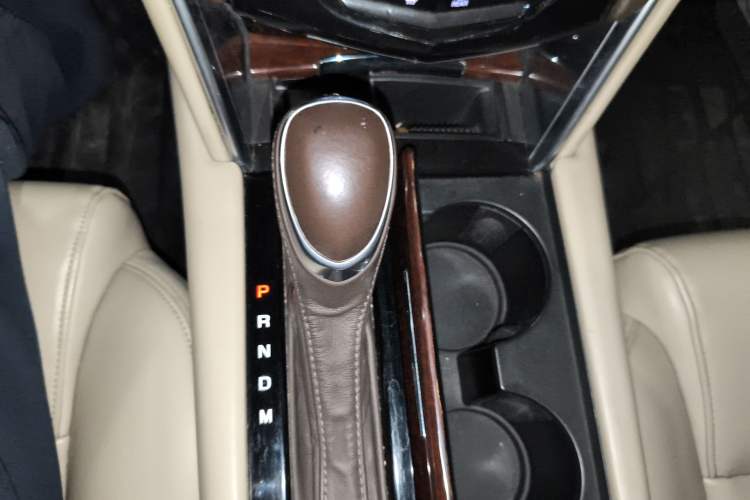 Used Cadillac XTS 2017 28T Tech Edition Gear Lever