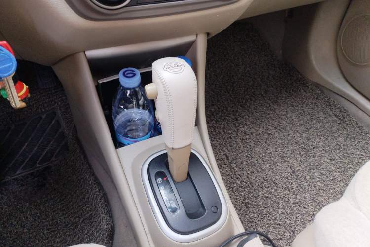 Used Nissan Sylphy 2012 1.6XE CVT Comfort Edition Gear Lever