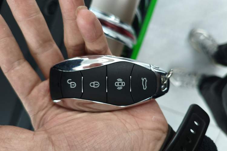 Used Hongqi H9 2023 2.0T Smart Connect Flagship Edition Vehicle Key