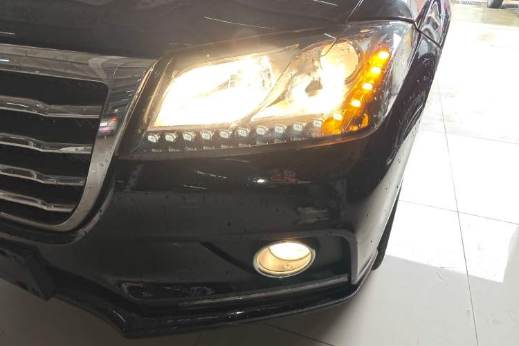 Used Haval H2 2016 Red Label 1.5T Manual Two-Wheel Drive Elite Model Left Front Headlight