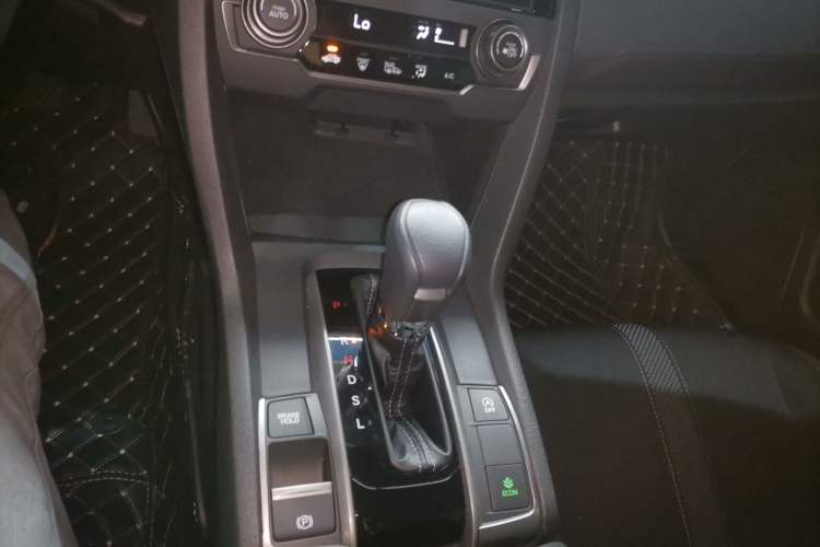 Used Honda Civic 2021 HATCHBACK 220TURBO CVT New Trendsetter