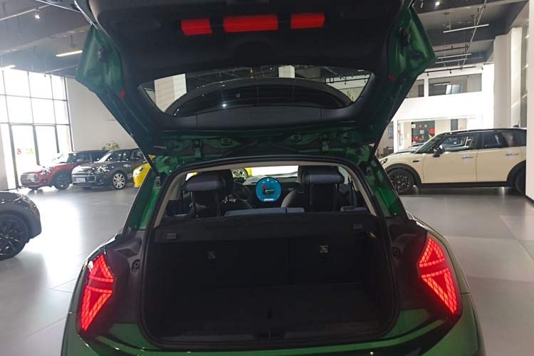 Used MINI Electric COOPER 2024 452km COOPER SE Artist
