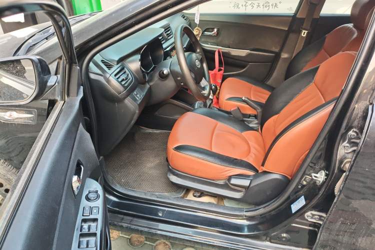 Used Kia K2 2011 Sedan 1.4L Manual Transmission GLS Driver Seat