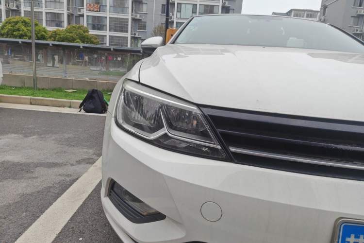 Used Volkswagen Lamando 2015 230TSI DSG Fashion Edition Right Front Headlight