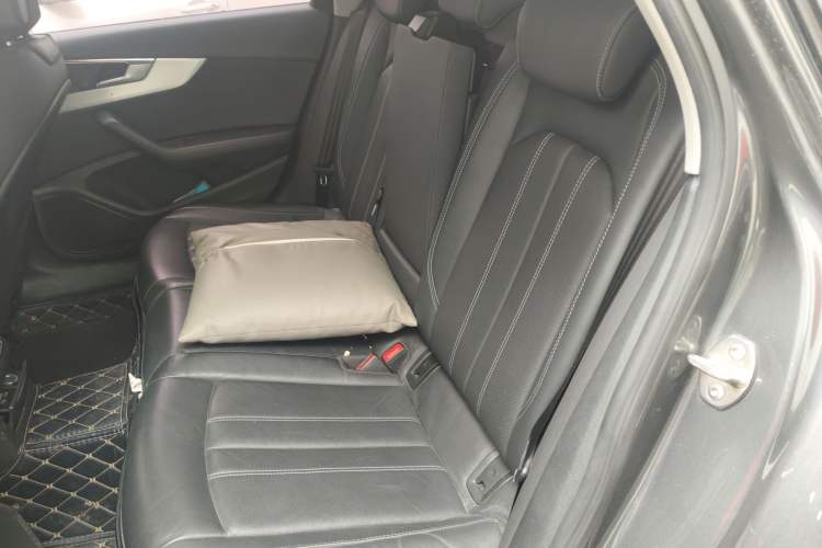 Used Audi A4L 2020 40 TFSI Luxury Dynamic Model