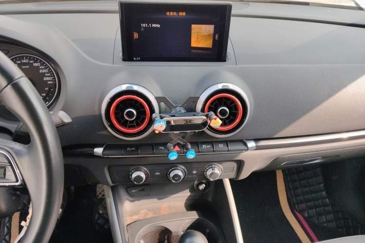 Used Audi A3 2020 Limousine 35 TFSI Fashion Edition China VI Emission Standard Audio And AC Panel