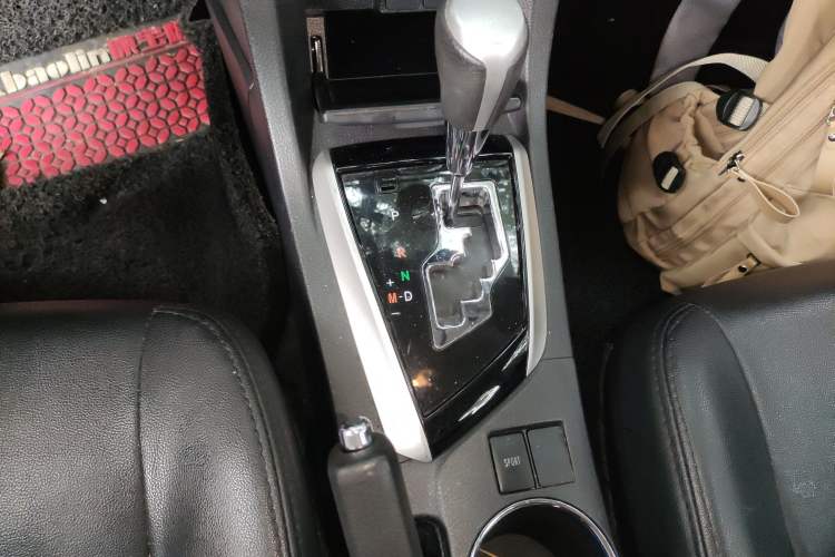 Used Toyota Corolla 2017 Revised Version 1.6L S-CVT GL Gear Lever