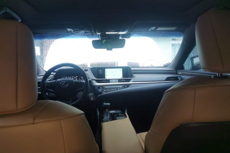Used Lexus ES 2020 200 Excellence Edition
