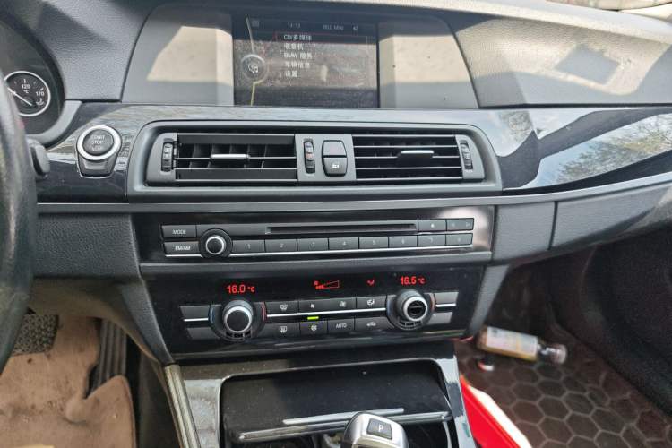 Used BMW 5 Series 2012 520Li Elegant Edition Audio And AC Panel