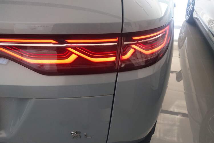 Used BYD Song L DM-i 2024 112 km Leading Edition
