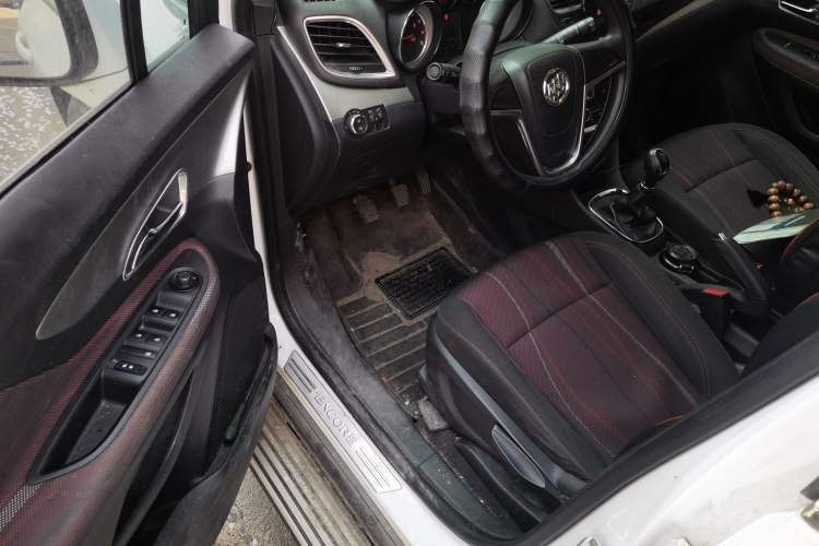 Used Buick Encore 2014 1.4T Manual Two-Wheel Drive Urban Advanced Model Driver Seat