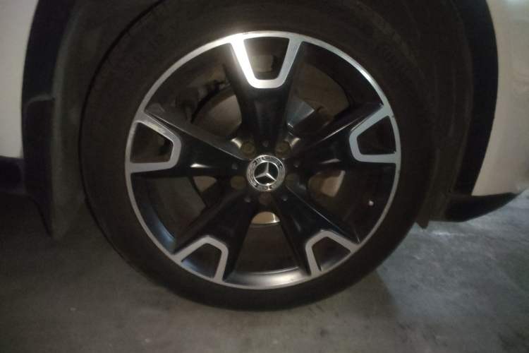 Used Mercedes-Benz GLA 2017 GLA 220 4MATIC Fashion Model Right Front Wheel Hub