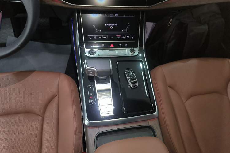 Used Audi Q7 2022 55 TFSI quattro S line Sport model Gear Lever