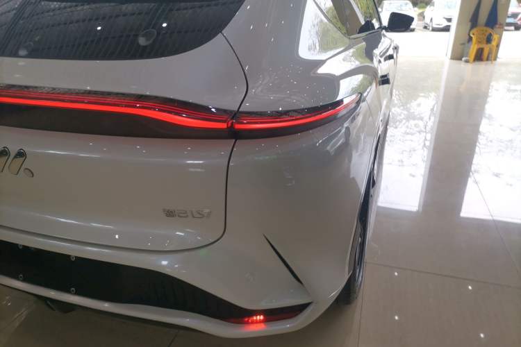 Used IM LS7 2023 77 kWh Urban Fit Rear-Wheel Drive
