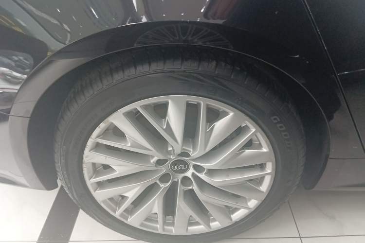 Used Audi A7L 2024 45TFSI S-line Dream-Building Edition Flow Crystal Package