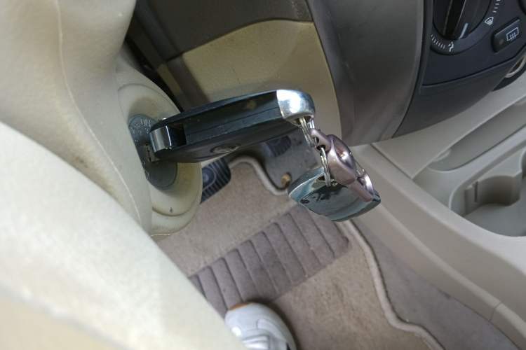 Used Nissan Livina 2010 Jingyue Edition 1.6L Automatic All-in-One Model Vehicle Key