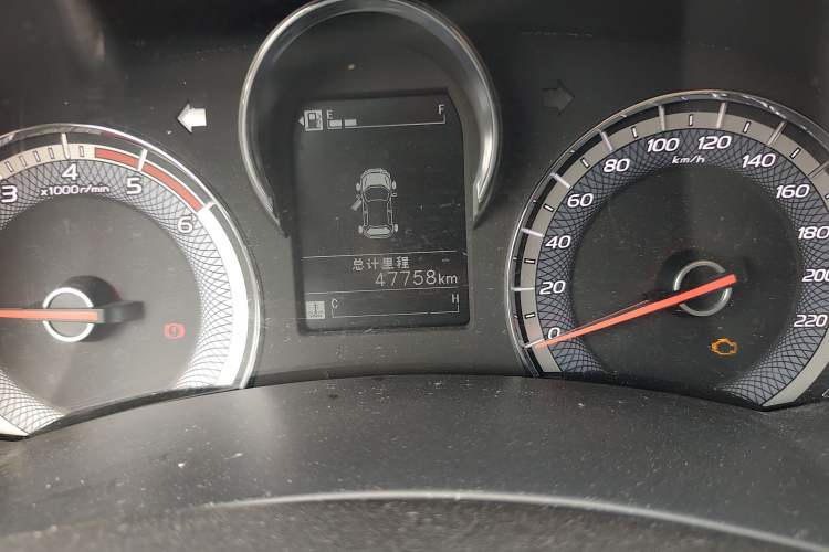 Used Isuzu JLM 2020 2.8T Classic Two-Wheel Drive Diesel Euro VI Comfort Version with Standard Wheelbase JE493ZLQ6E