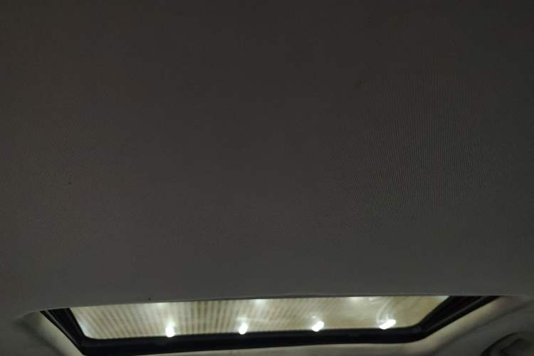 Used Buick Regal 2014 1.6T Fashionable Tech Edition Headliner