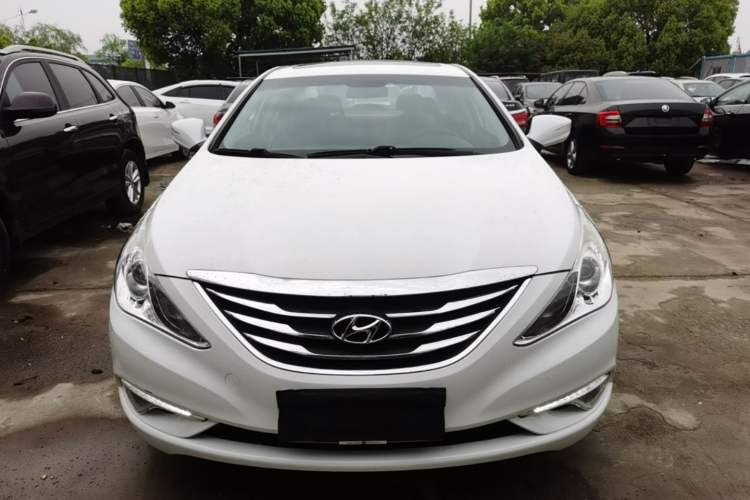 Used Hyundai Sonata 2015 Classic 2.0L Automatic Leading Edition Front