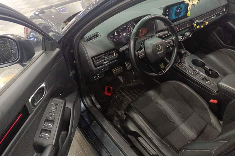 Used Honda Civic 2022 240TURBO CVT Dynamic Edition Driver Seat
