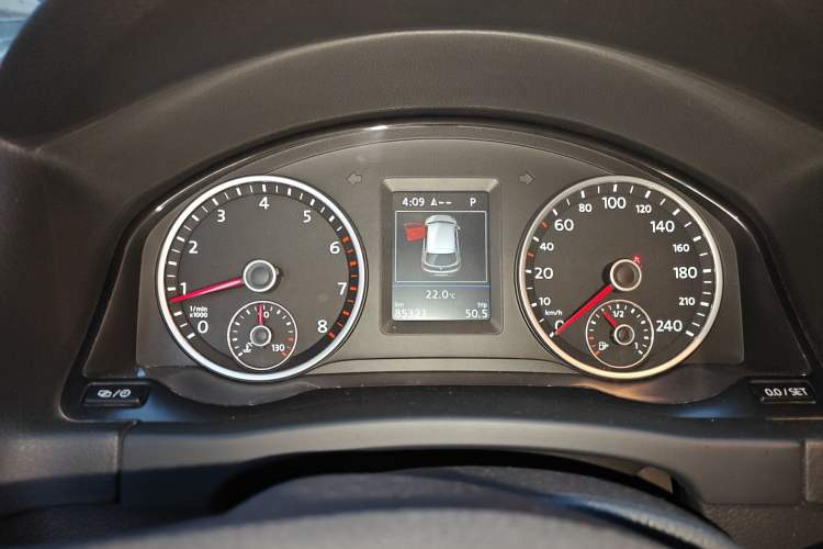 Used Volkswagen Tiguan 2015 2.0 TSI Automatic All-Wheel Drive Flagship Edition