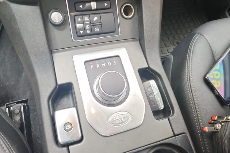 Used Land Rover Discovery 2015 3.0 SC V6 HSE Gear Lever