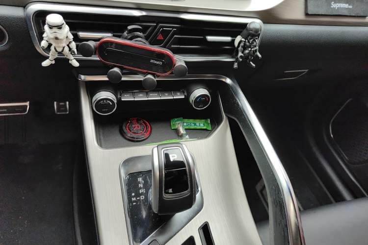 Used Geely Auto Coolray 2019 Sport Model 260T DCT Battle China V Standard Audio And AC Panel