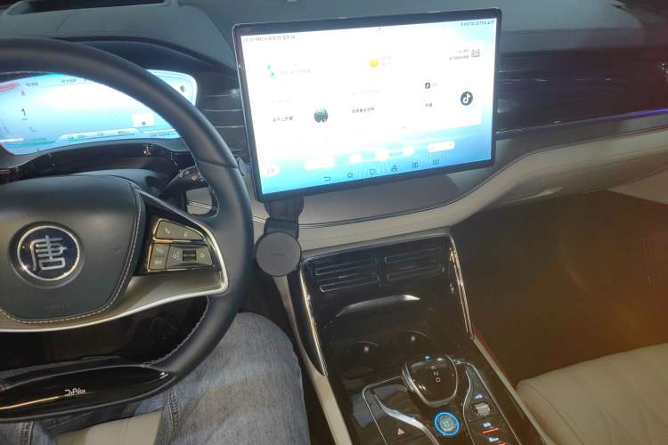 Used BYD Tang New Energy 2022 EV 635 km All-Wheel-Drive Flagship Model
