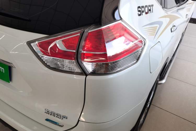 Used Nissan X-Trail 2015 2.5L CVT Leading MAX Edition 4WD