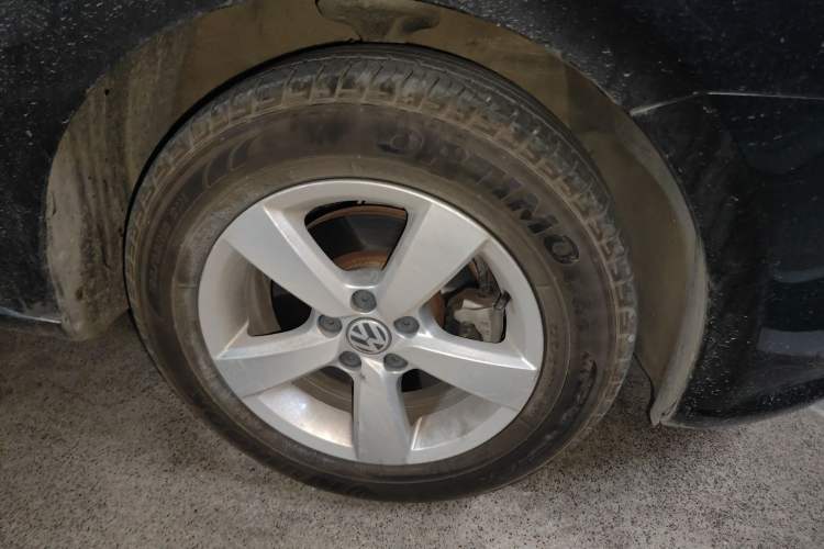 Used Volkswagen Lavida 2013 Revised Classic 1.6L Automatic Fashion Edition
