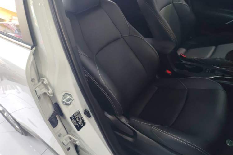 Used Toyota FRONTLANDER 2023 2.0L CVT Elite Edition Right Front Seat