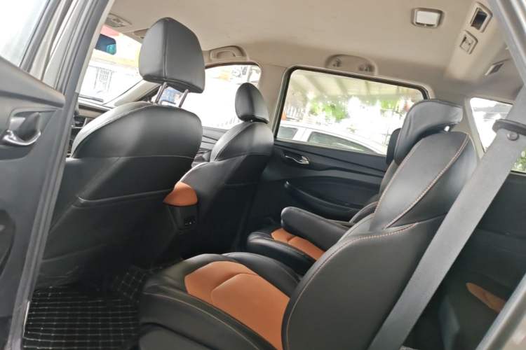 Used Wuling Hongguang S3 2019 1.5L Manual Comfort Model China VI Standard
