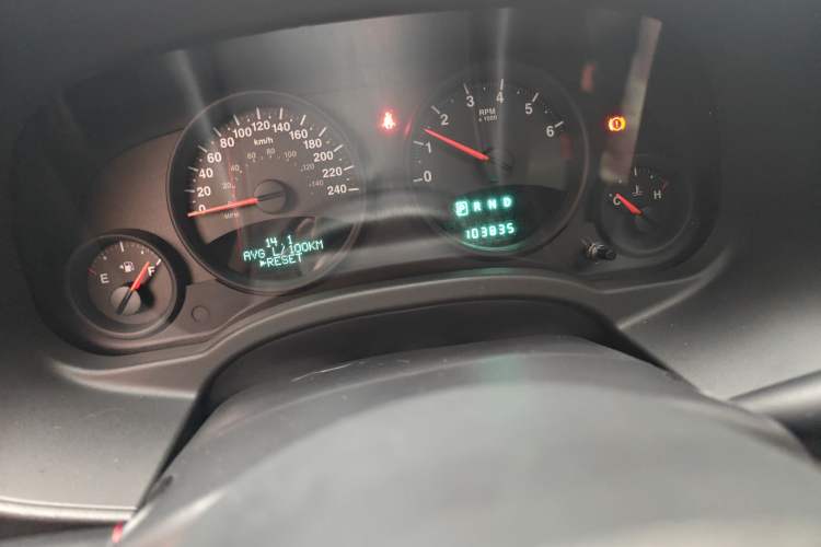 Used Jeep Compass 2013 2.4L four-wheel-drive sport version