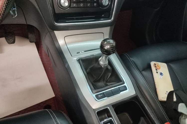 Used Roewe RX5 2016 20T Two-Wheel Drive Manual Flagship Edition
