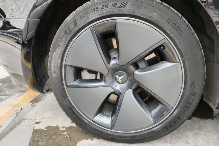 Used Tesla Model 3 2021 Standard Range Rear-Drive Upgraded Version Right Rear Wheel Hub
