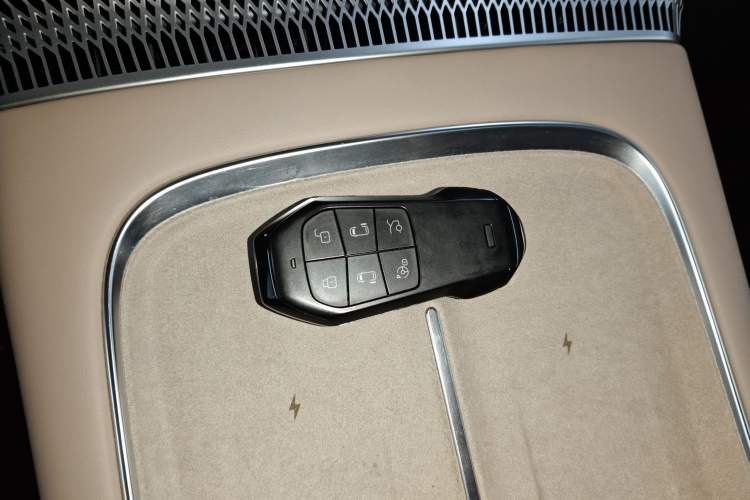 Used XPeng X9 2025 740 Ultra-Long Range Max