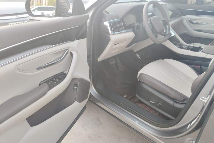 Used BYD Song PLUS New Energy 2025 DM-i Intelligent Driving 112KM Prestige Model Driver Seat